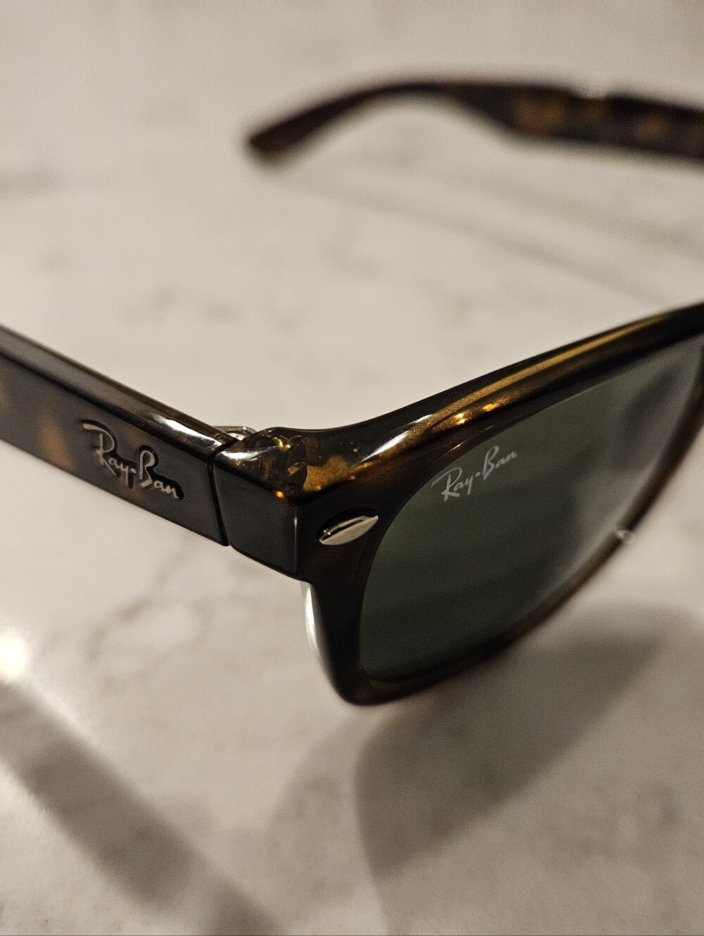Ray-Ban New Wayfarer RB2132 52mm Tortoise Sunglasses with Green Lenses - Picture 4 of 12